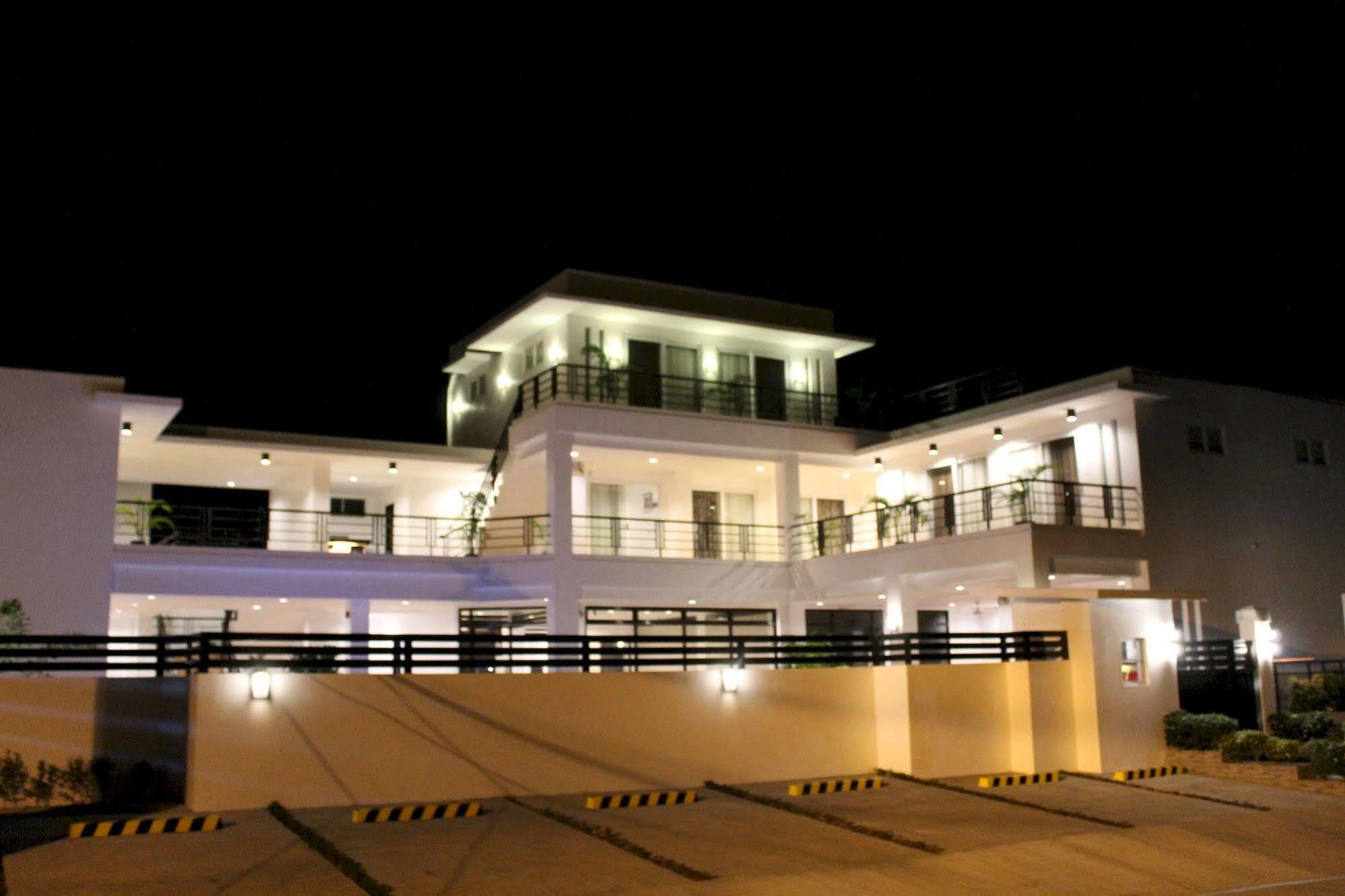 Be-Ing Suites Davao ภายนอก รูปภาพ