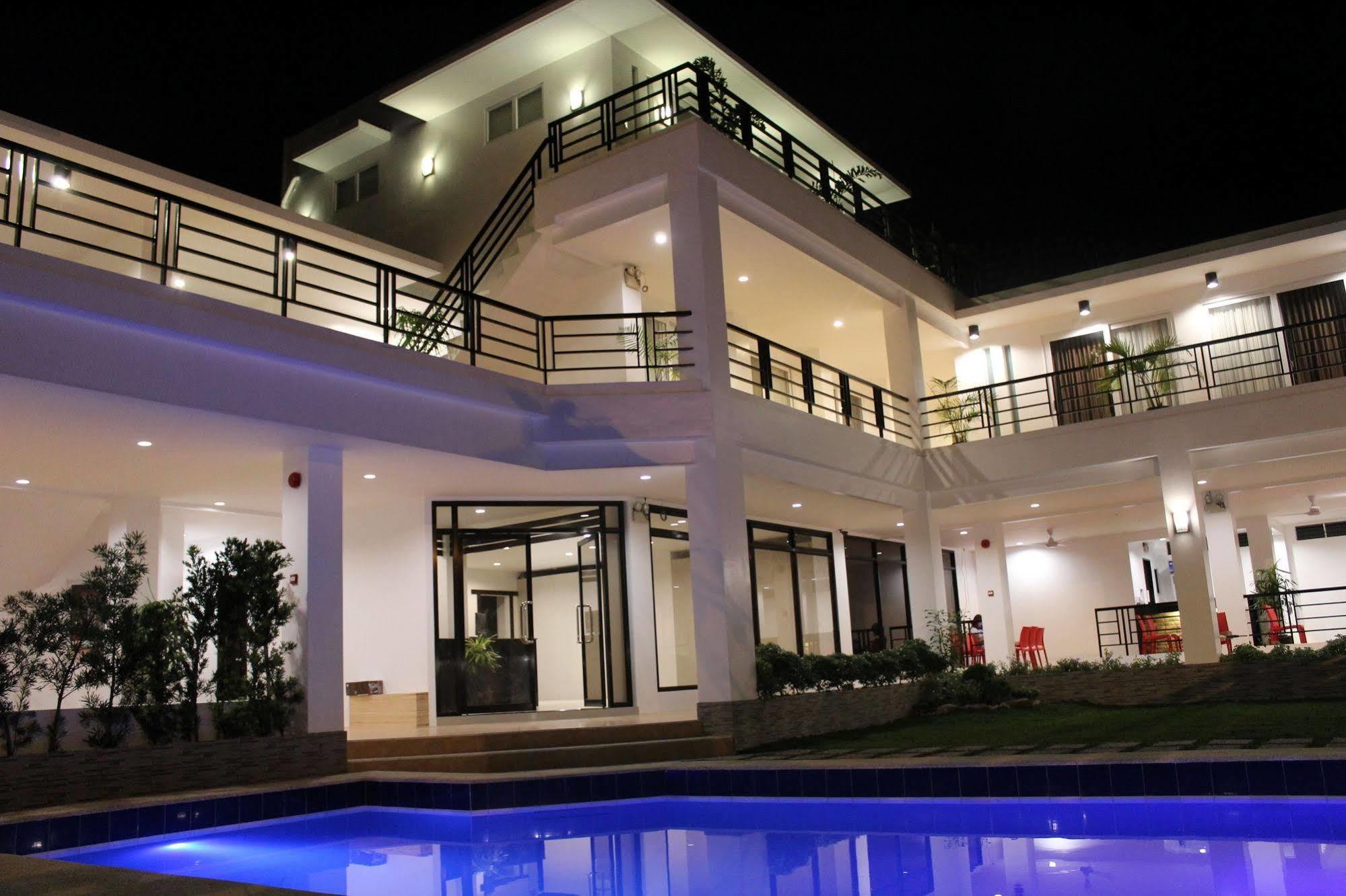Be-Ing Suites Davao ภายนอก รูปภาพ